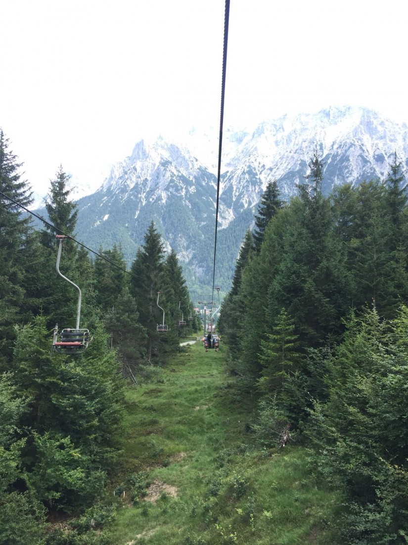 Barfußpfad in Mittenwald/ Schlittschuhlaufen in Garmisch-Partenkirchen